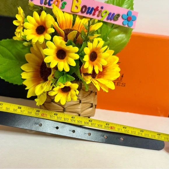 🆕VALENTINO by Mario Valentino Black Belt with Gold V Removable Buckle 🔥Large🔥 - Picture 17 of 17